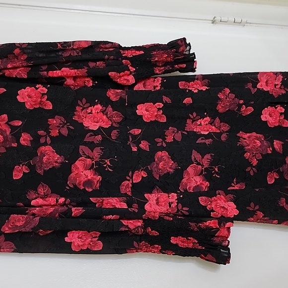 Red and black floral dress - Picture 4 of 9